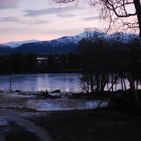 Hébergement de vacances 100 Years Old Norwegian Log House In *