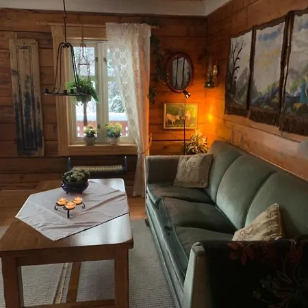Holiday home 100 Years Old Norwegian Log House In Tromso