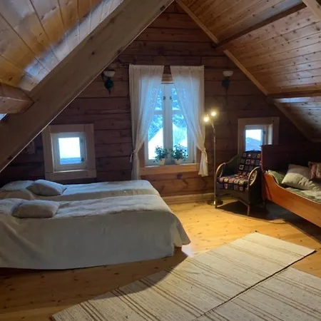 Hébergement de vacances 100 Years Old Norwegian Log House In Tromsø